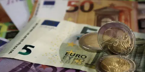 Euro banknoty i monety, które są teraz walutą w Chorwacji.