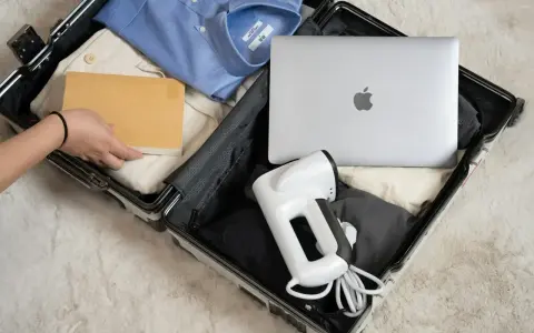 Pakowanie: czy można mieć laptopa w bagażu podręcznym? Tak, obok koszuli i podręcznego parowca.