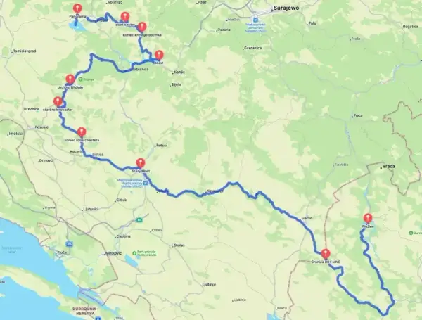 Trasa przez Bośnię i Hercegowinę do Plužine, gdzie jest Czarnogóra. Widoczna droga z punktami: Jezioro Blidinje, Mostar, Plužine.